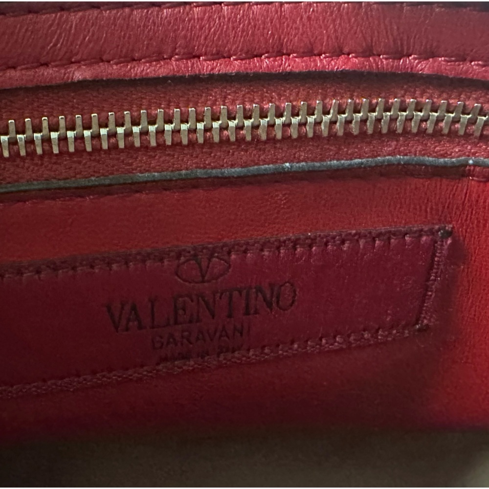 Valentino Garavani Medium Nappa Rockstud Spike Shoulder Bag - Picture 15 of 16